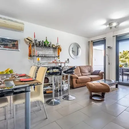 Seaside Terrace Retreat: Orihuela's 2-bedroom Oasis Apartment Playa Flamenca